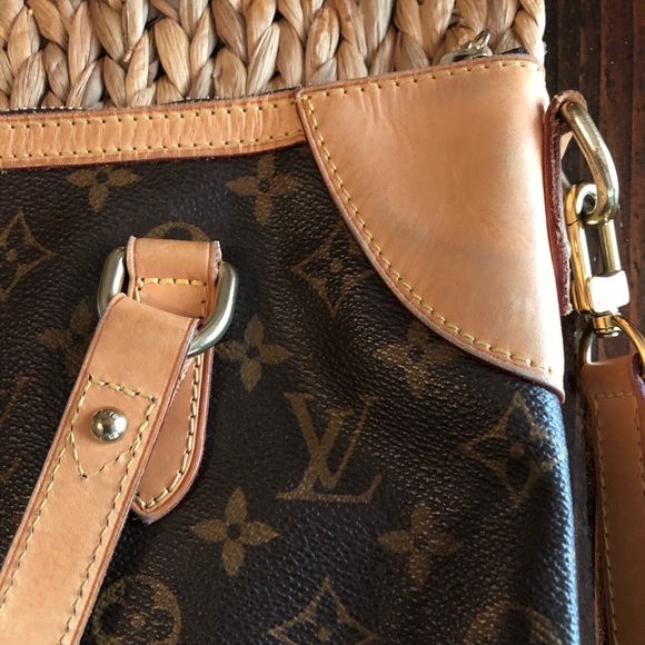 Authentic Louis Vuitton Odeon GM - Picture 4 of 8